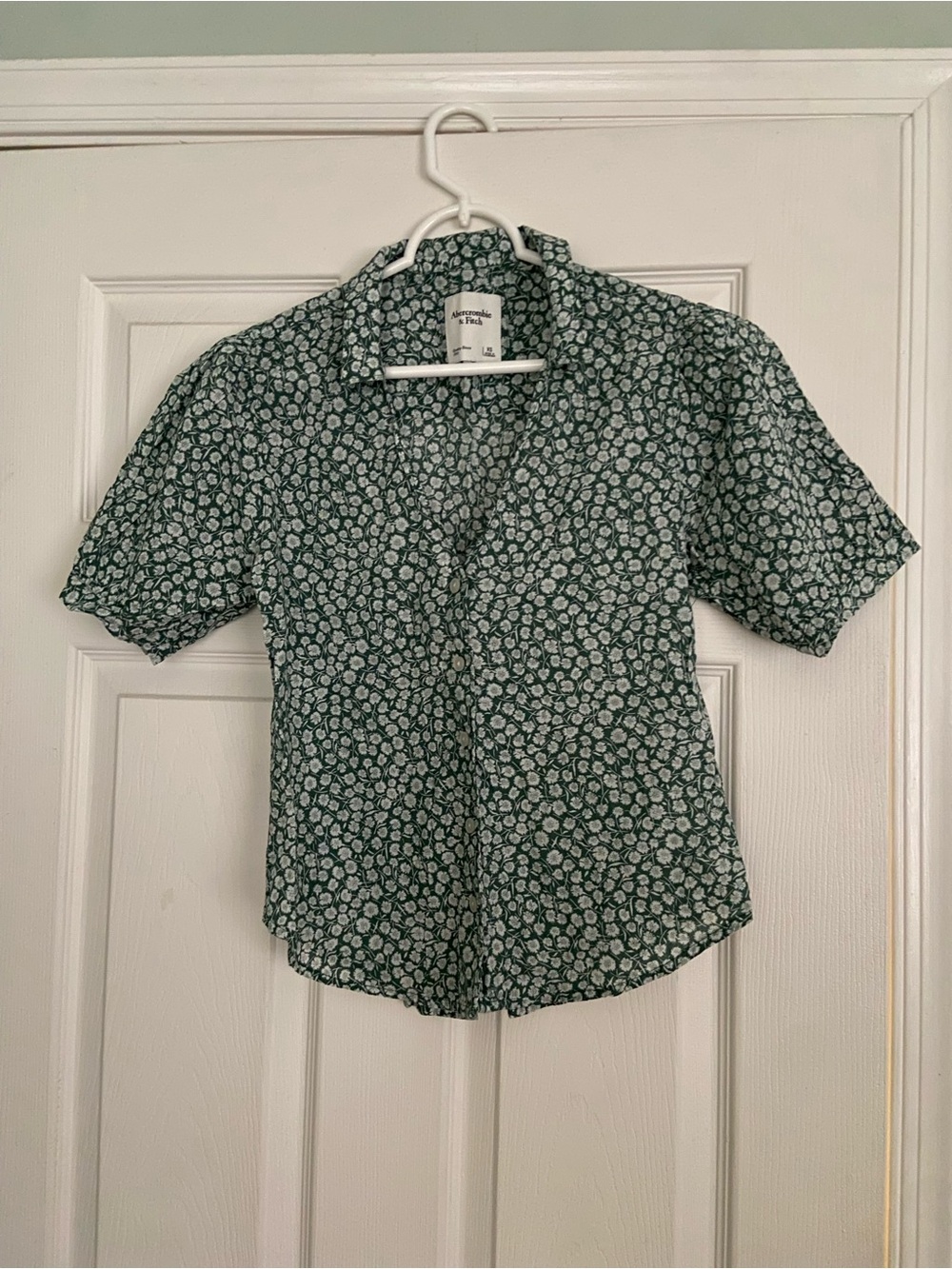 A&F Green Floral Short-Sleeve Shirt